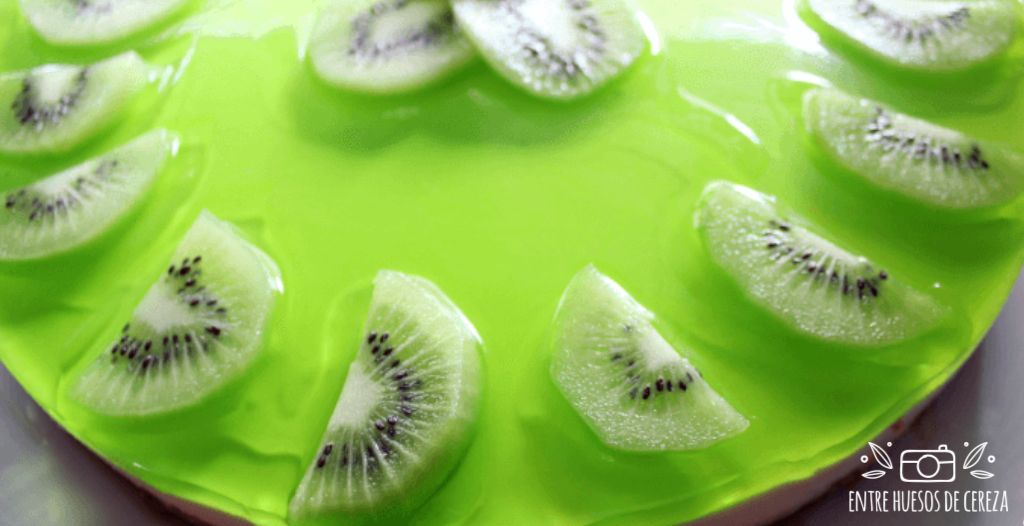 Tarta de queso y kiwi