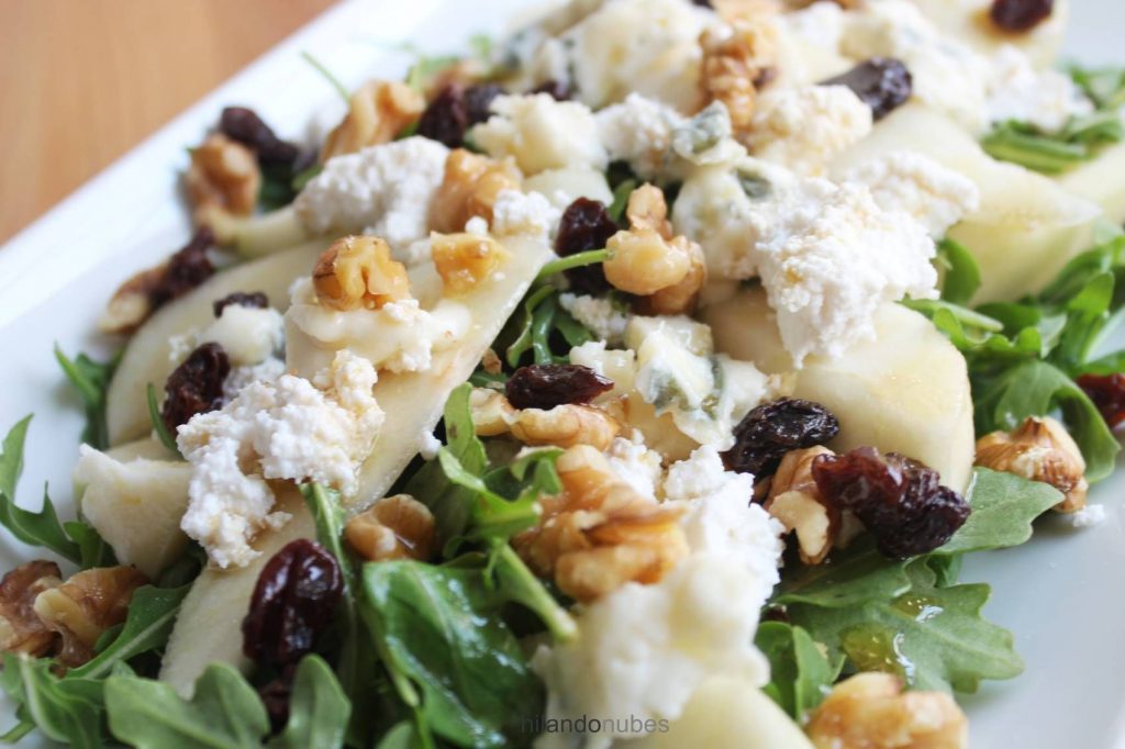entrehuesosdecereza ensalada peras y rucula