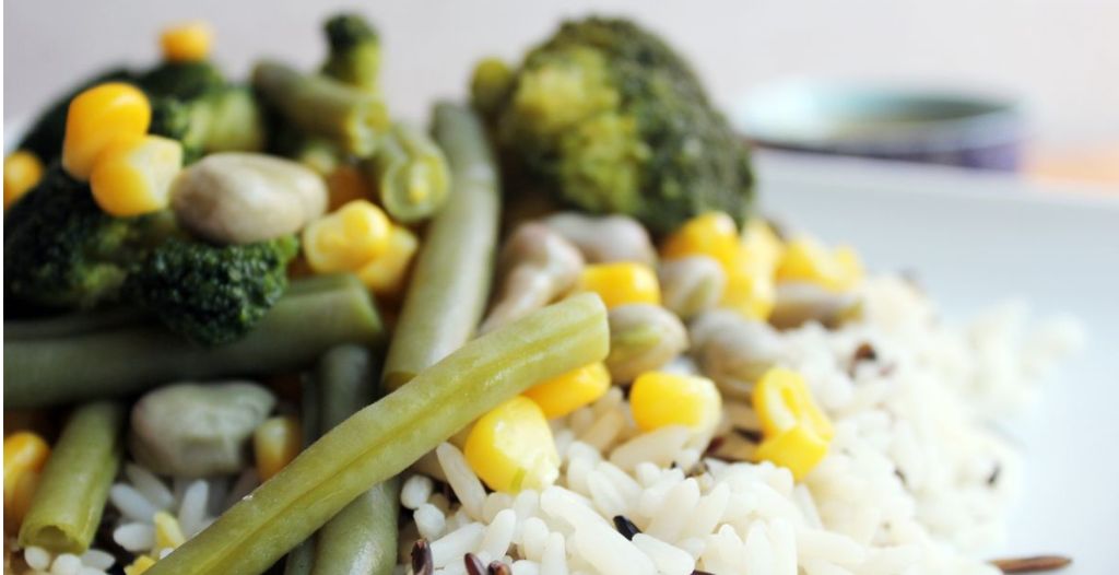 Ensalada de judias verdes con arroz salvaje y brócoli