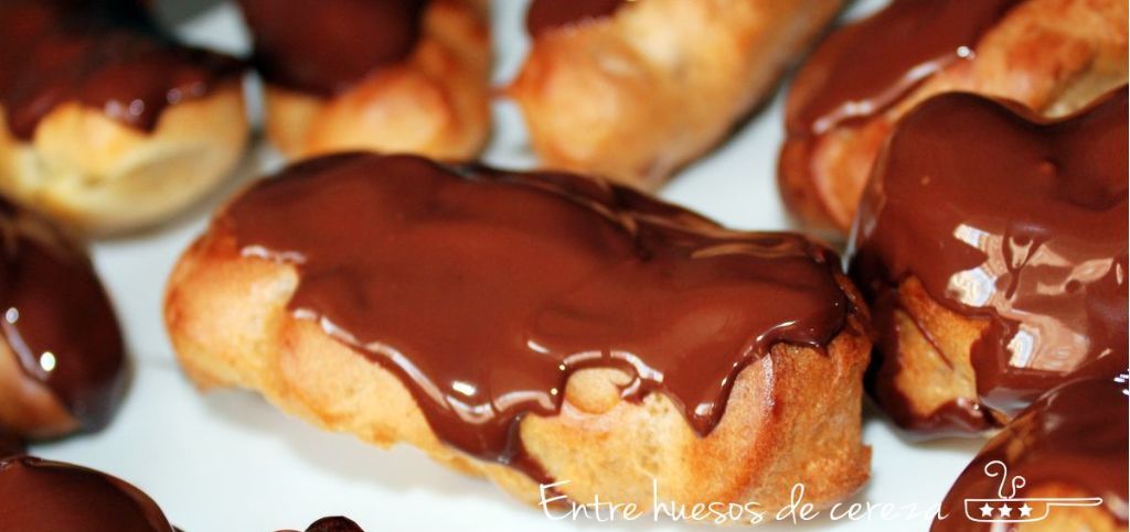 Petit Choux bañados en chocolate