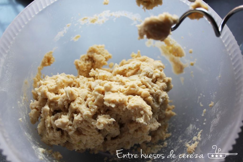 entrehuesosdecereza chelsea buns bollitos con pasas
