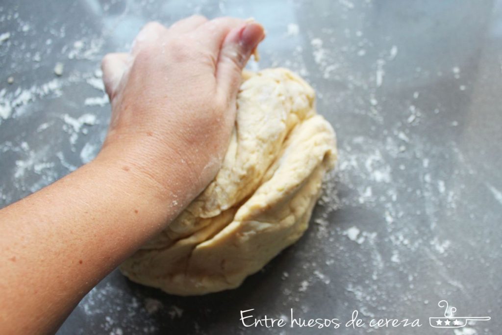 entrehuesosdecereza chelsea buns bollitos con pasas
