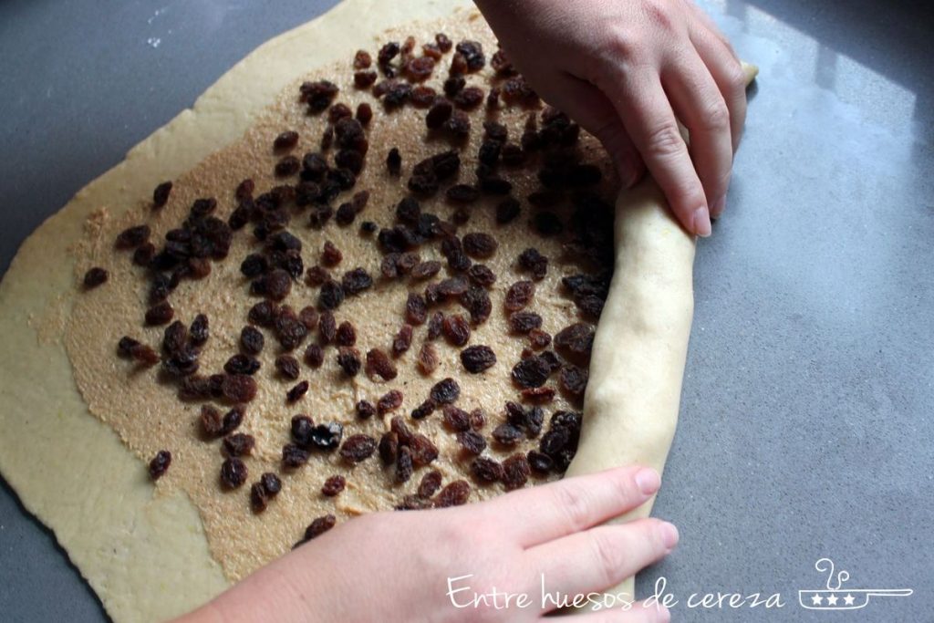 entrehuesosdecereza chelsea buns bollitos con pasas
