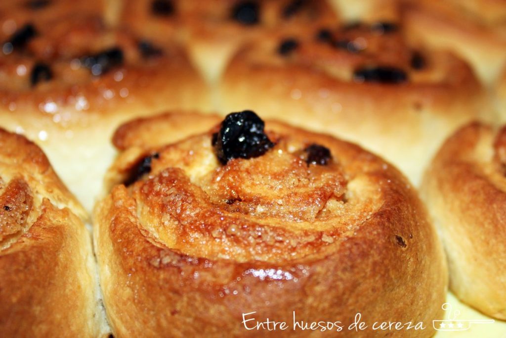 entrehuesosdecereza chelsea buns bollitos con pasas