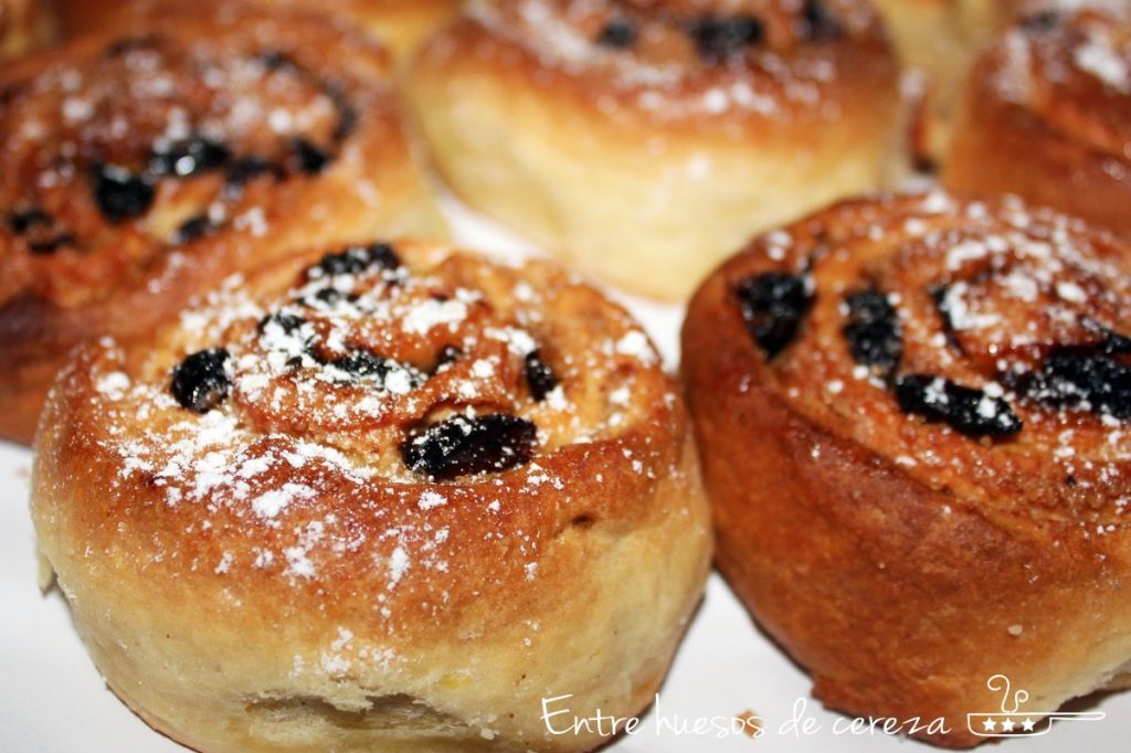 entrehuesosdecereza chelsea buns bollitos con pasas