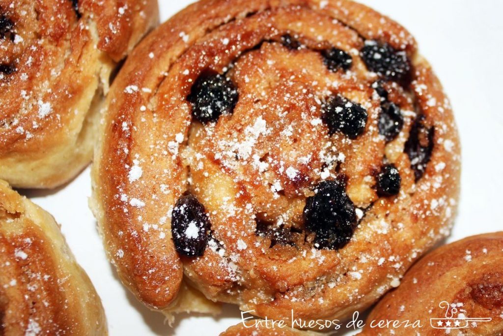 entrehuesosdecereza chelsea buns bollitos con pasas