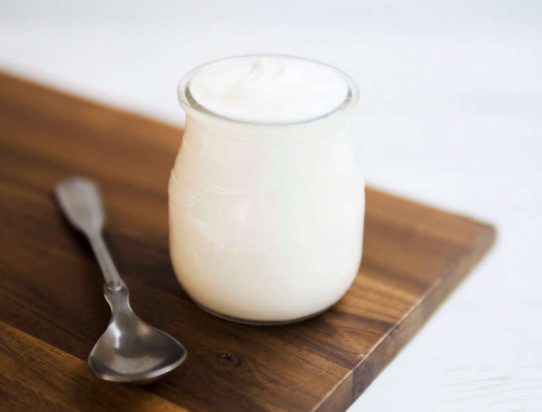 Yogur natural en Thermomix y Yogurtera